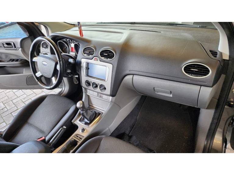 FORD - FOCUS - 2012/2012 - Cinza - R$ 39.900,00