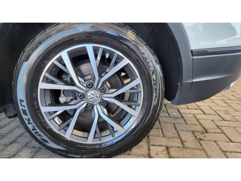 VOLKSWAGEN - TIGUAN - 2018/2018 - Branca - R$ 112.900,00
