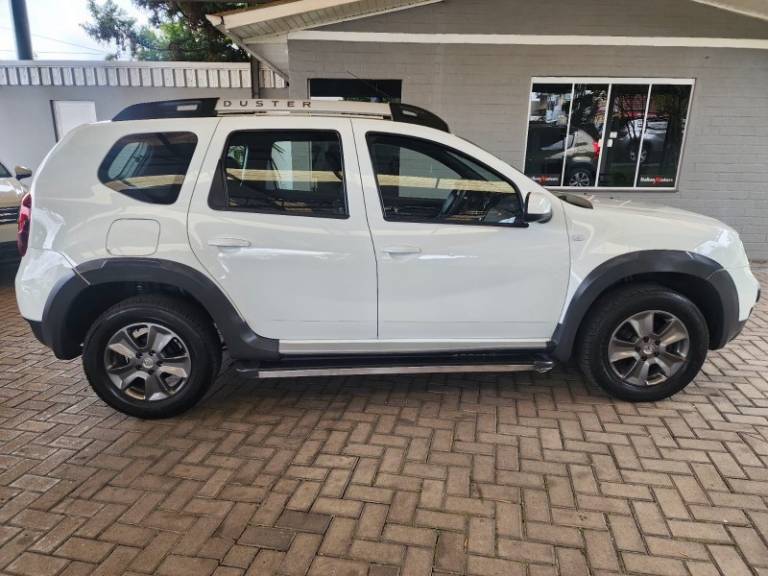RENAULT - DUSTER - 2016/2016 - Branca - R$ 68.900,00