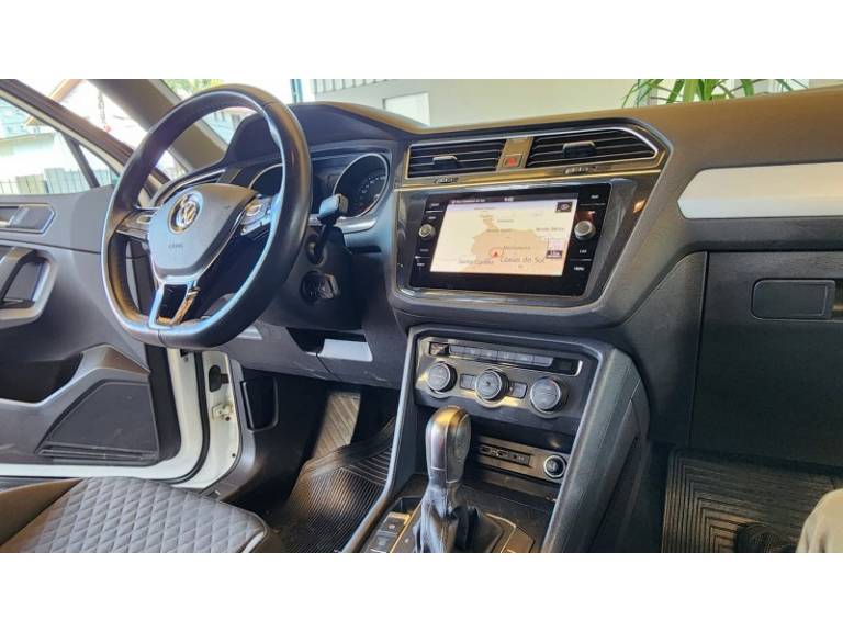 VOLKSWAGEN - TIGUAN - 2018/2018 - Branca - R$ 112.900,00