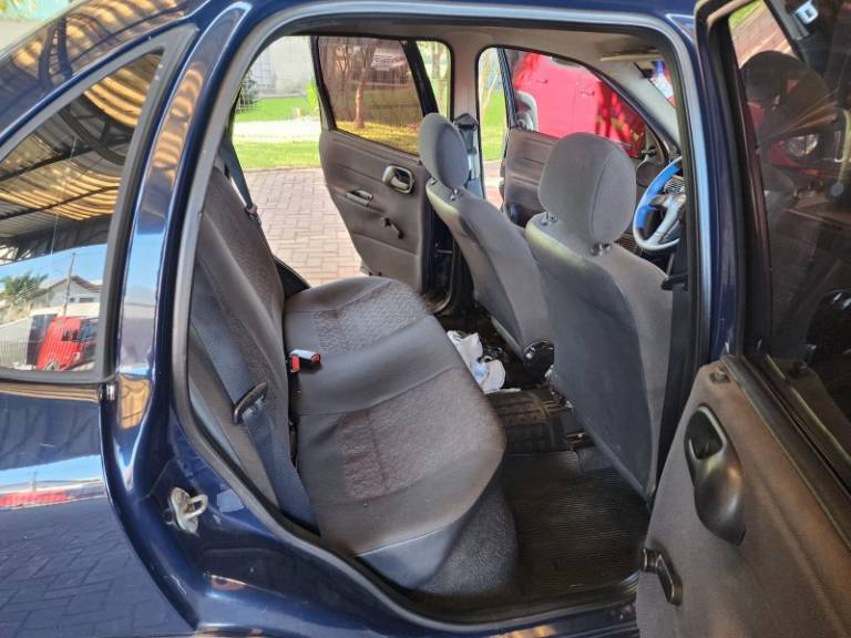 CHEVROLET - CLASSIC - 2005/2005 - Azul - R$ 19.900,00
