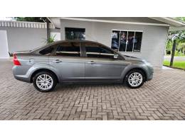 FORD - FOCUS - 2012/2012 - Cinza - R$ 39.900,00