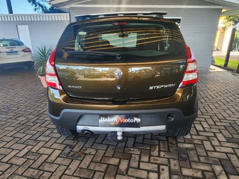RENAULT - SANDERO - 2014/2014 - Verde - R$ 42.900,00