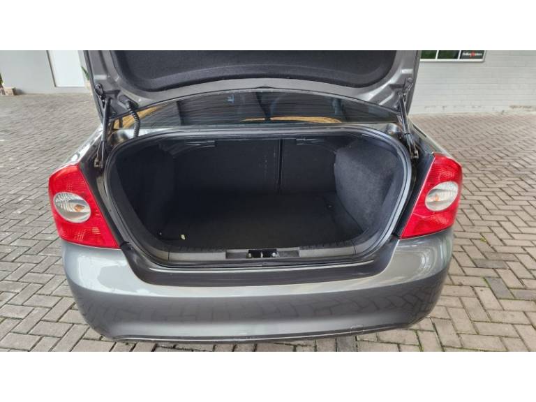 FORD - FOCUS - 2012/2012 - Cinza - R$ 39.900,00