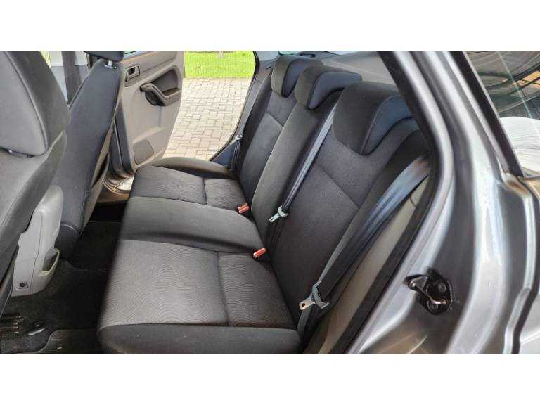 FORD - FOCUS - 2012/2012 - Cinza - R$ 39.900,00