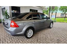 FORD - FOCUS - 2012/2012 - Cinza - R$ 39.900,00