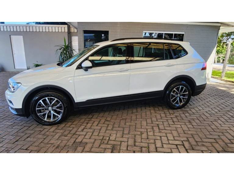 VOLKSWAGEN - TIGUAN - 2018/2018 - Branca - R$ 112.900,00