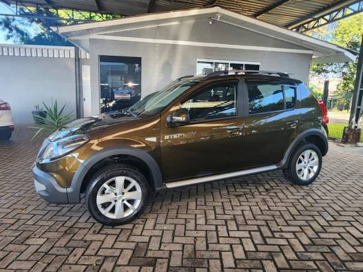 RENAULT - SANDERO - 2014/2014 - Verde - R$ 42.900,00