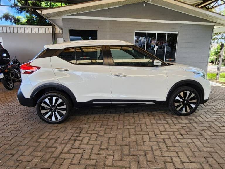 NISSAN - KICKS - 2018/2018 - Branca - R$ 89.900,00