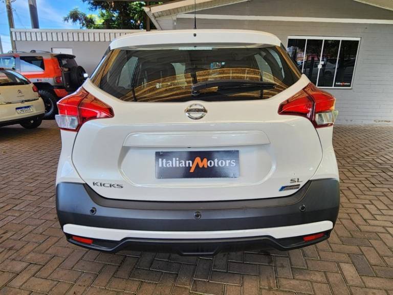 NISSAN - KICKS - 2018/2018 - Branca - R$ 89.900,00